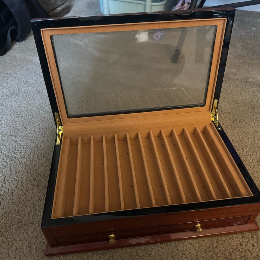 Cigar box